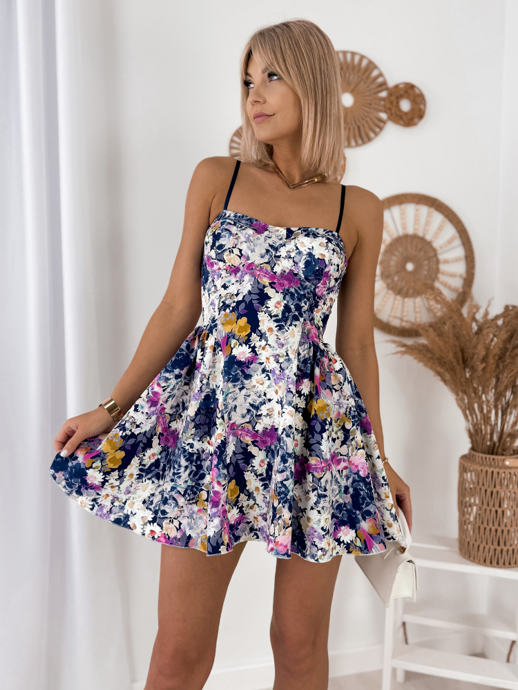 SUKIENKA LASTDANCE THREE