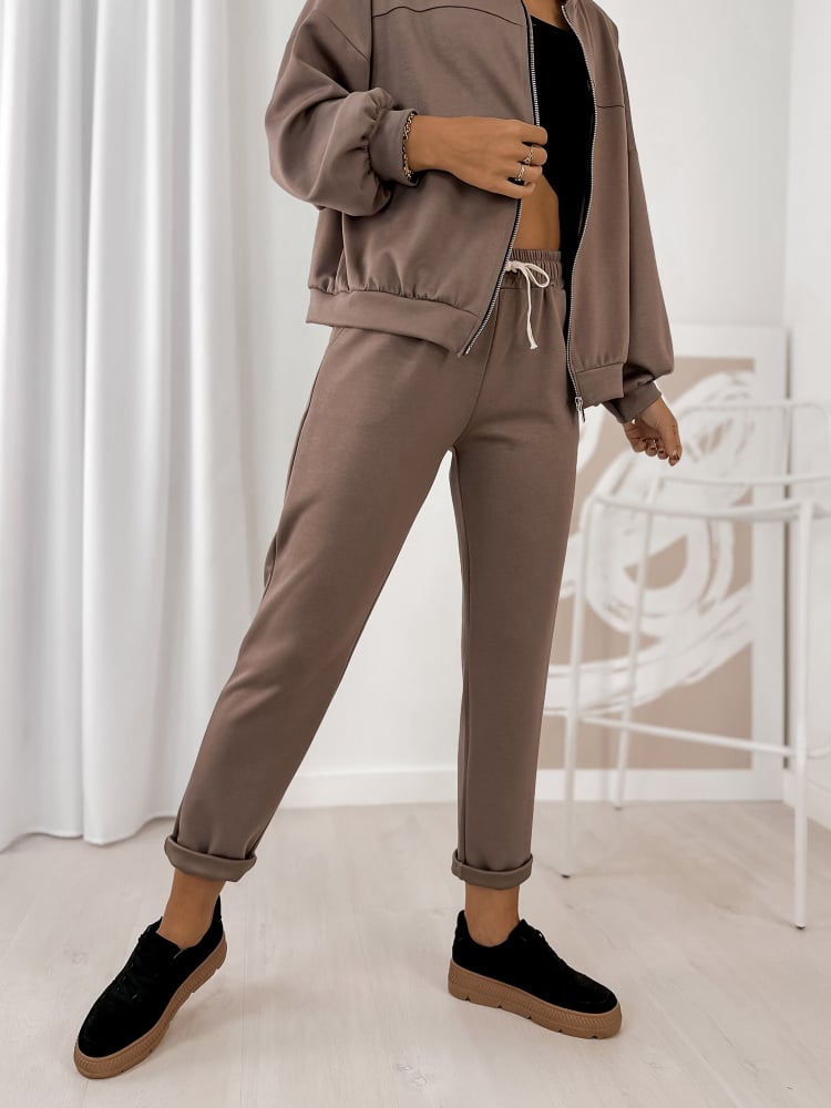 KOMPLET DRESOWY CORINE CIEMNOBEŻOWY