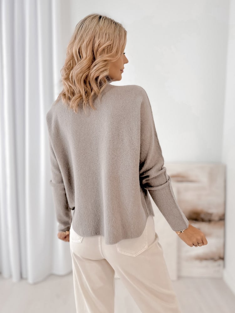 SWETER DARMA CIEMNOBEŻOWY