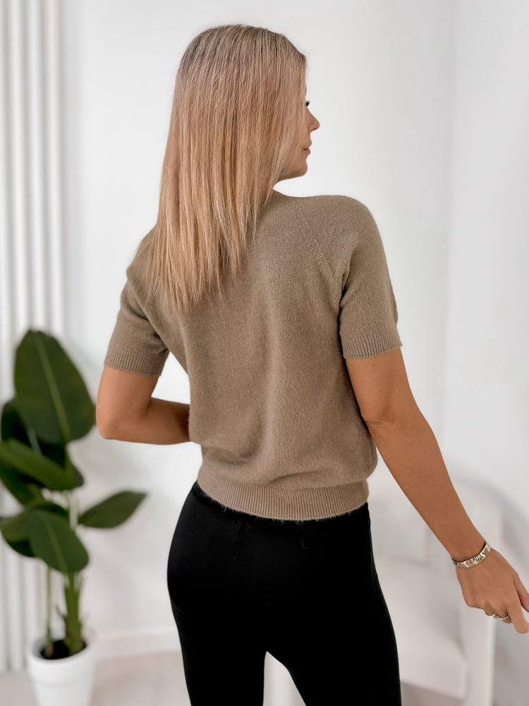 SWETER ARUNIS BRĄZOWY