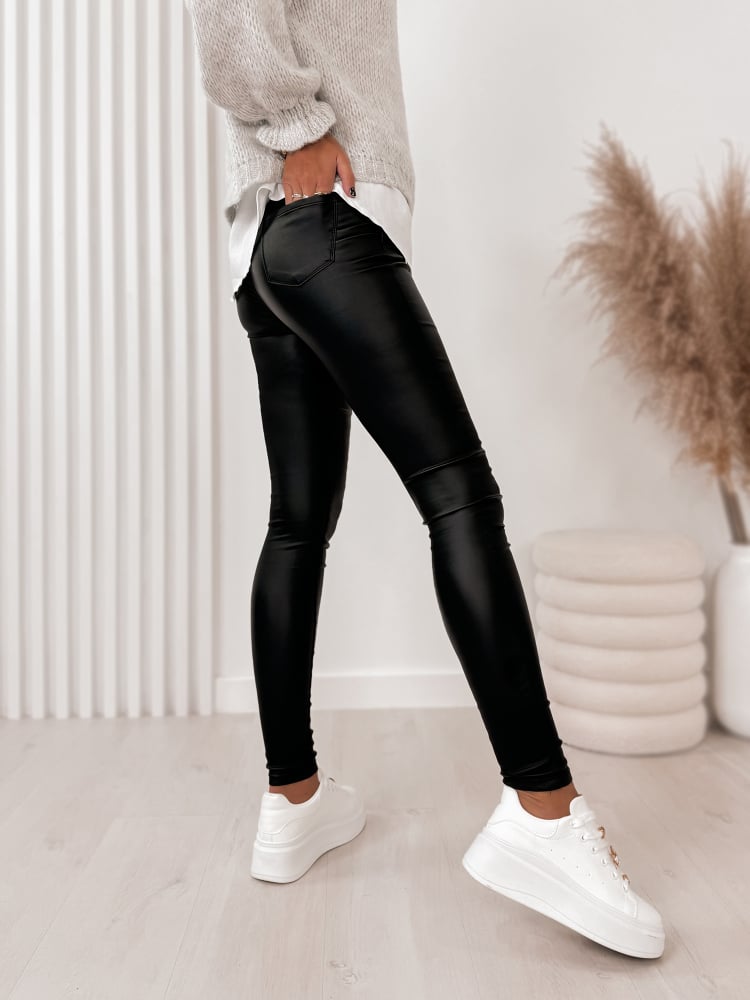 SPODNIE SKÓRKOWE GŁADKIE Z WYSOKIM STANEM CZARNE