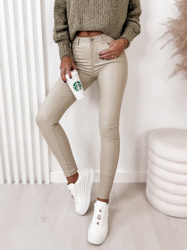 SPODNIE SKÓRKOWE GŁADKIE Z WYSOKIM STANEM BEŻOWE