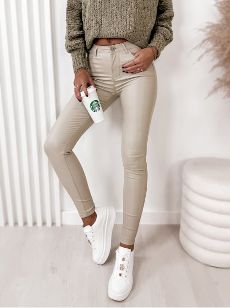 SPODNIE SKÓRKOWE GŁADKIE Z WYSOKIM STANEM BEŻOWE