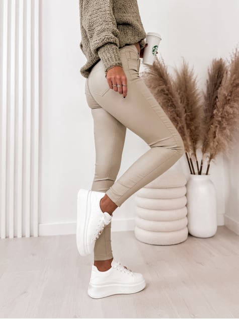 SPODNIE SKÓRKOWE GŁADKIE Z WYSOKIM STANEM BEŻOWE