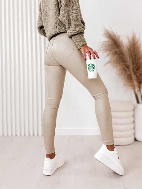 SPODNIE SKÓRKOWE GŁADKIE Z WYSOKIM STANEM BEŻOWE