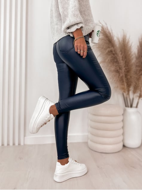 SPODNIE SKÓRKOWE GŁADKIE Z WYSOKIM STANEM GRANATOWE