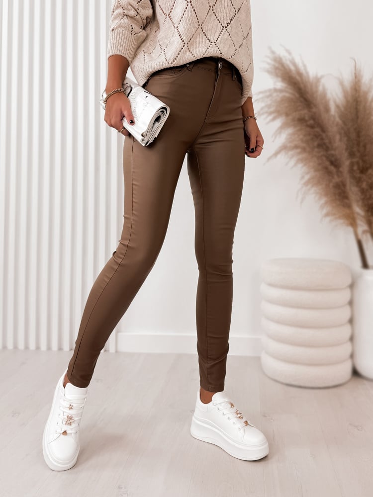 SPODNIE SKÓRKOWE GŁADKIE Z WYSOKIM STANEM KARMELOWE